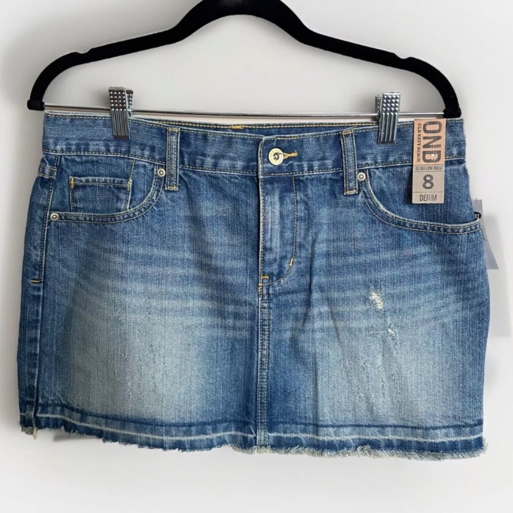 NEW -‎ Old Navy Ultra Low Waisted Denim Skirt Size 8 Blue distressed NWT
